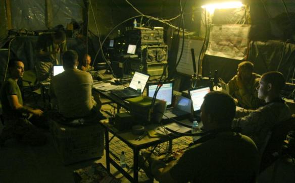 us-marines-command-ops-center-at-patrol-base-jaker-nawa-district-helmand-4-july-2009